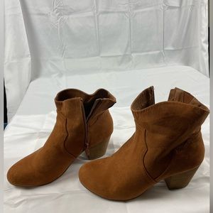 Torrid size 9 ww fit like 10 burnt orange western heel bootie zip up faux suede
